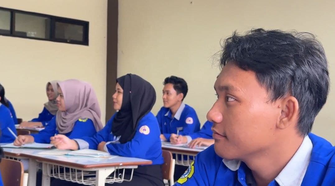 Program Diploma Manajemen Informatika